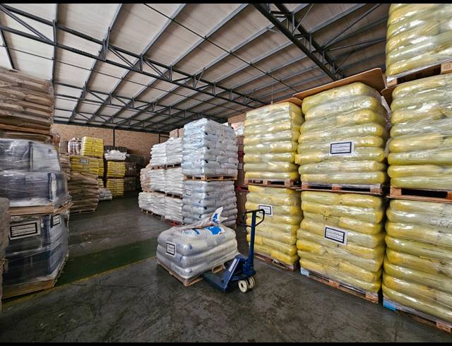 962M² WAREHOUSE TO LET IN NORTH RIDING